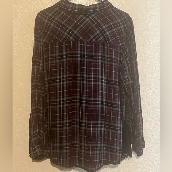 Torrid flannel patterned top, size 1. - Picture 5 of 5